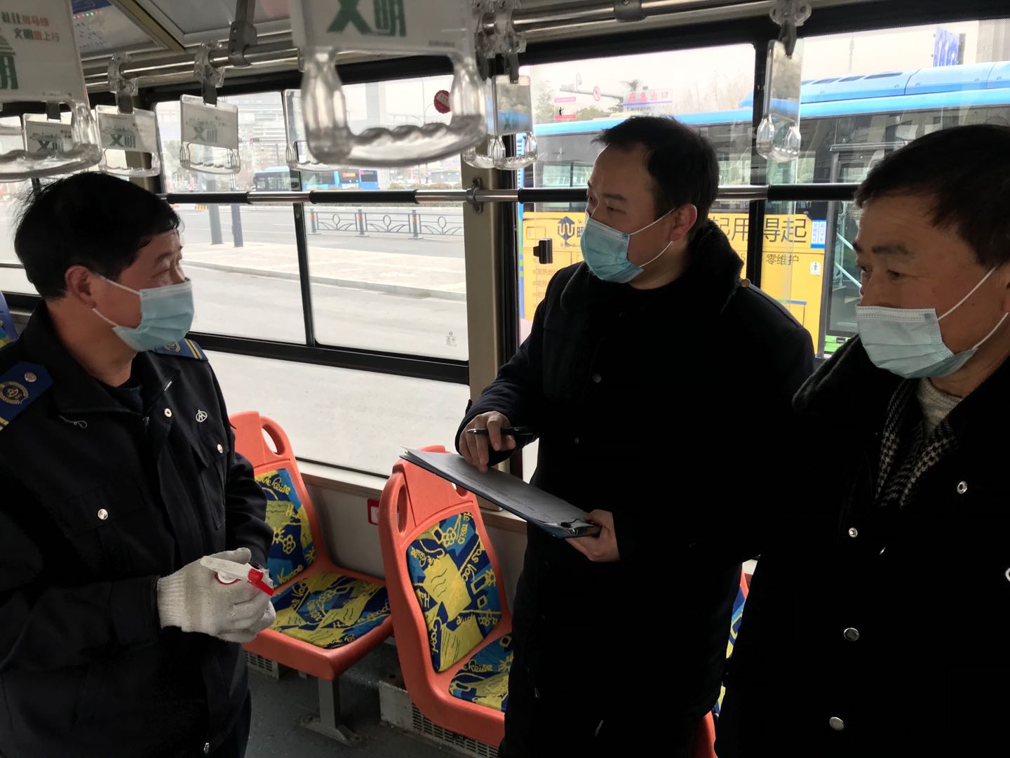 公交集團(tuán)公交事業(yè)一部認(rèn)真做好春運(yùn)前期車輛疫情防控工作
